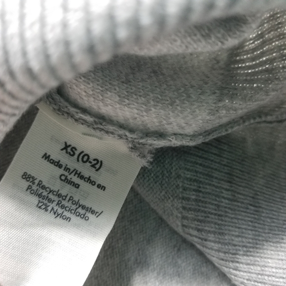 NWT NO BOUNDARIES WOMEN'S GRAY WITH WHITE SWEATER SIZE XS - Picture 5 of 13